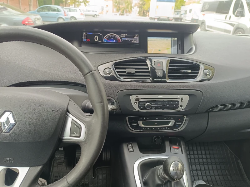 Renault Scenic 1.5DCI 110кс, снимка 9 - Автомобили и джипове - 52674066