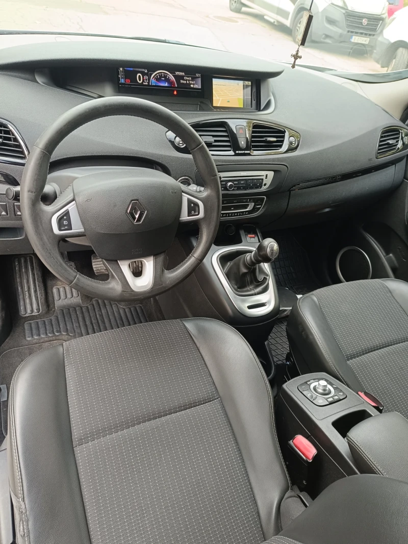 Renault Scenic 1.5DCI 110кс, снимка 8 - Автомобили и джипове - 52674066
