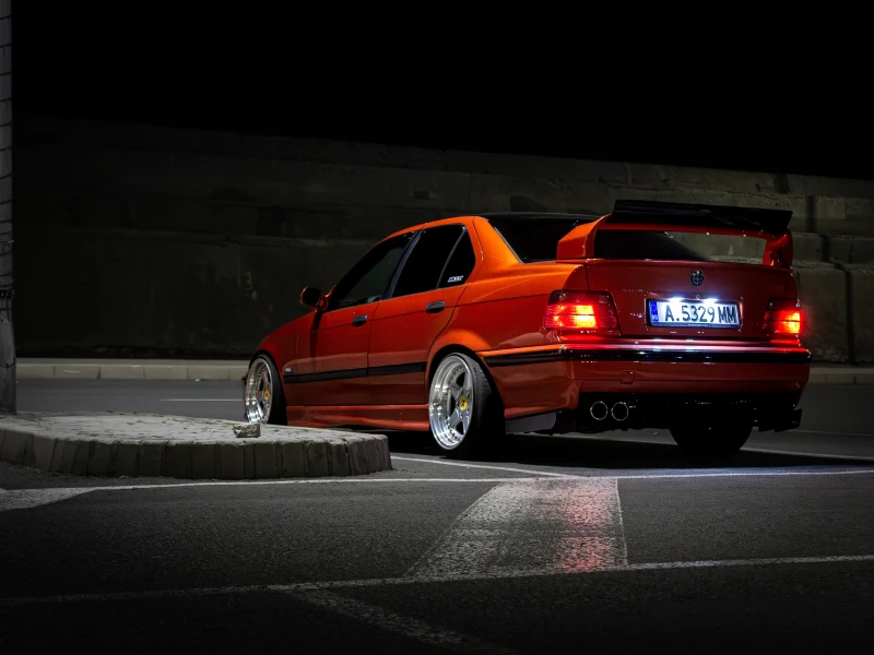 BMW 318, снимка 4 - Автомобили и джипове - 53274599