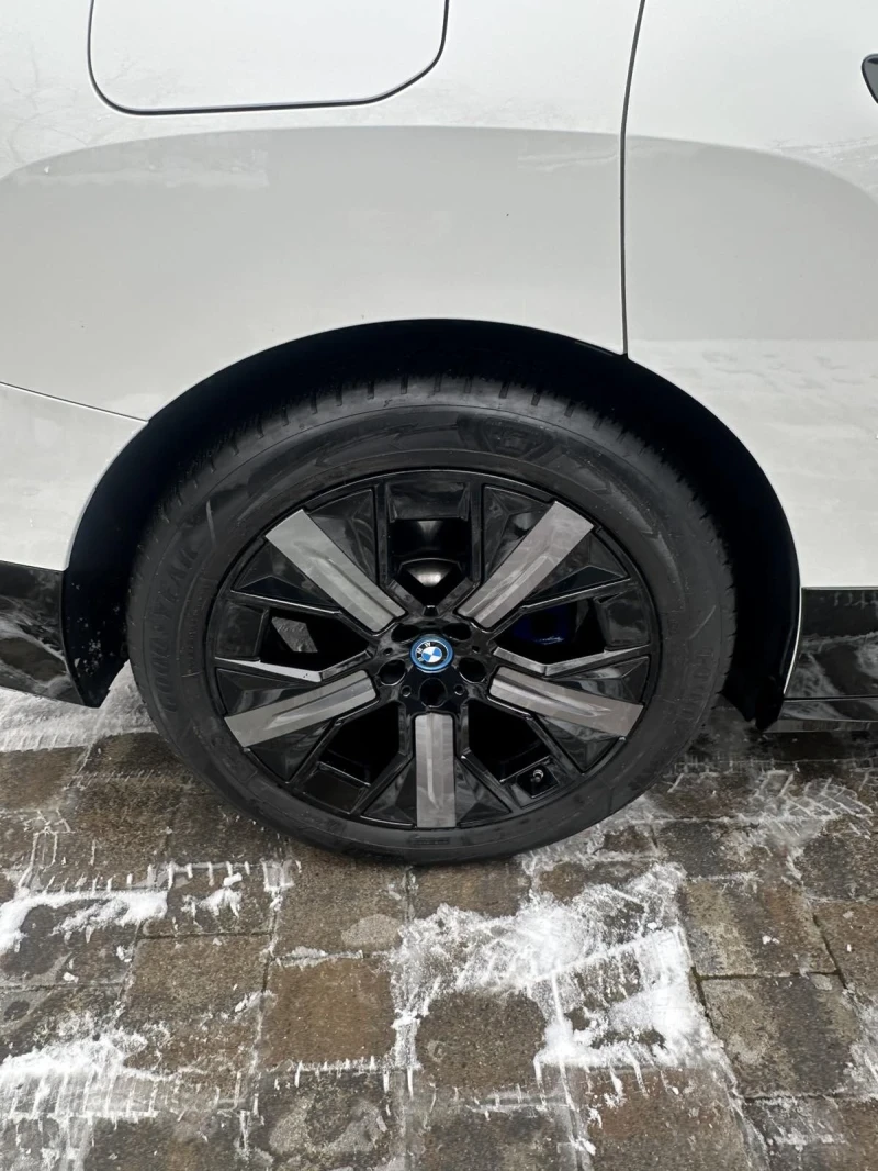 BMW iX, снимка 9 - Автомобили и джипове - 53341721