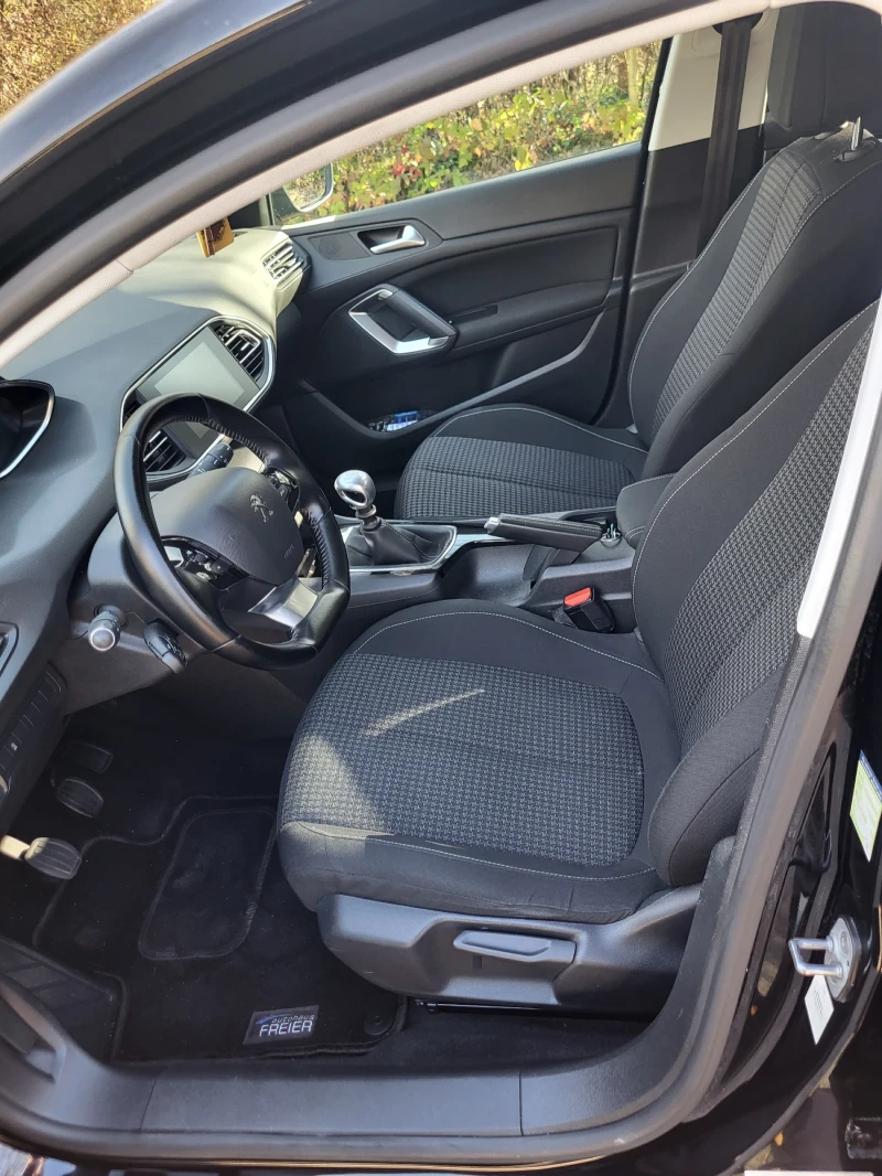 Peugeot 308 1.5HDI-2019г, снимка 7 - Автомобили и джипове - 53470175