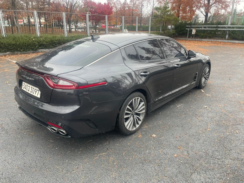 Kia Stinger 2.0 TURBO / 2WD / Пълна сервизна история !!!, снимка 6 - Автомобили и джипове - 53497036