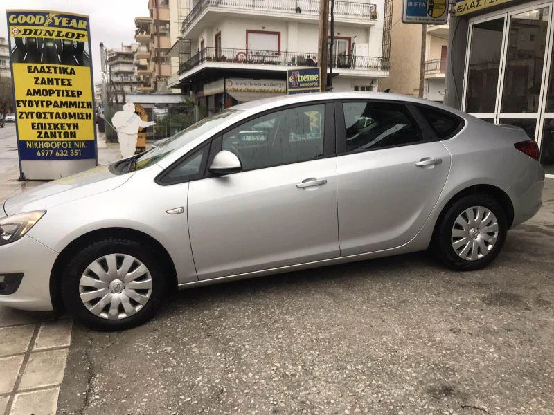 Opel Astra 1.4I  NAVI , снимка 10 - Автомобили и джипове - 53829253