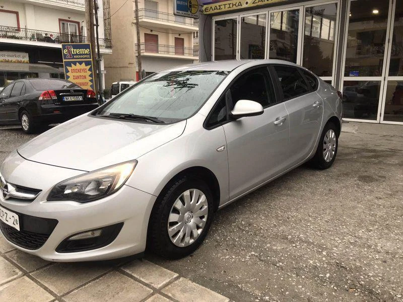 Opel Astra 1.4I  NAVI , снимка 9 - Автомобили и джипове - 53829253