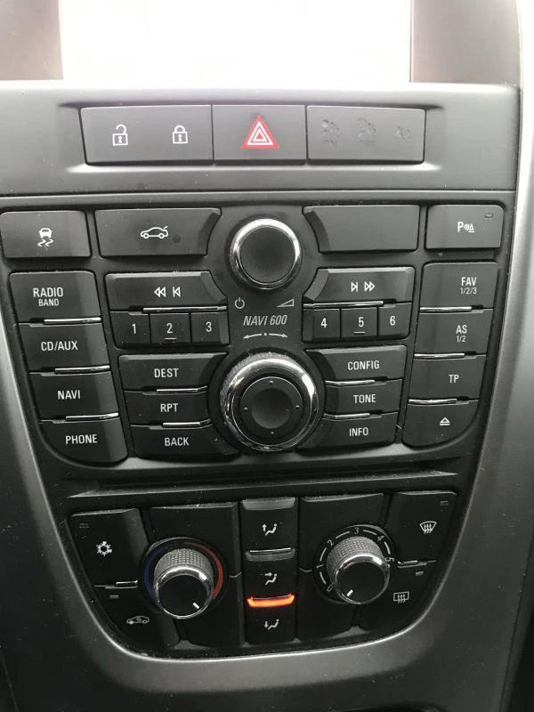 Opel Astra 1.4I  NAVI , снимка 15 - Автомобили и джипове - 53829253