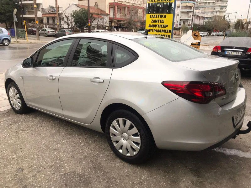Opel Astra 1.4I  NAVI , снимка 4 - Автомобили и джипове - 53829253