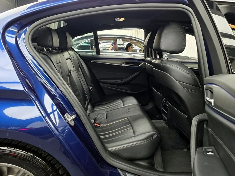 BMW 530 530i xDrive M Sport Package| 252к.с.| ВКЛ.ТЕХНОТЕС, снимка 11 - Автомобили и джипове - 55441353