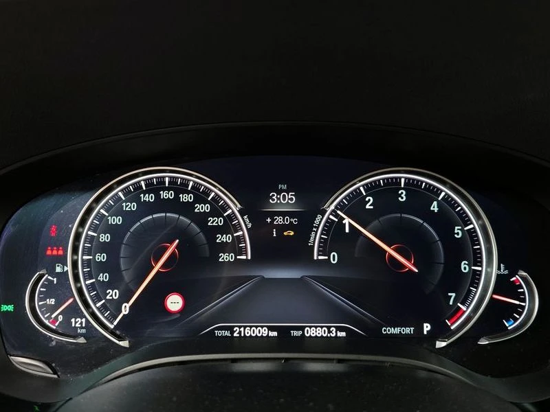 BMW 530 530i xDrive M Sport Package| 252к.с.| ВКЛ.ТЕХНОТЕС, снимка 8 - Автомобили и джипове - 55441353