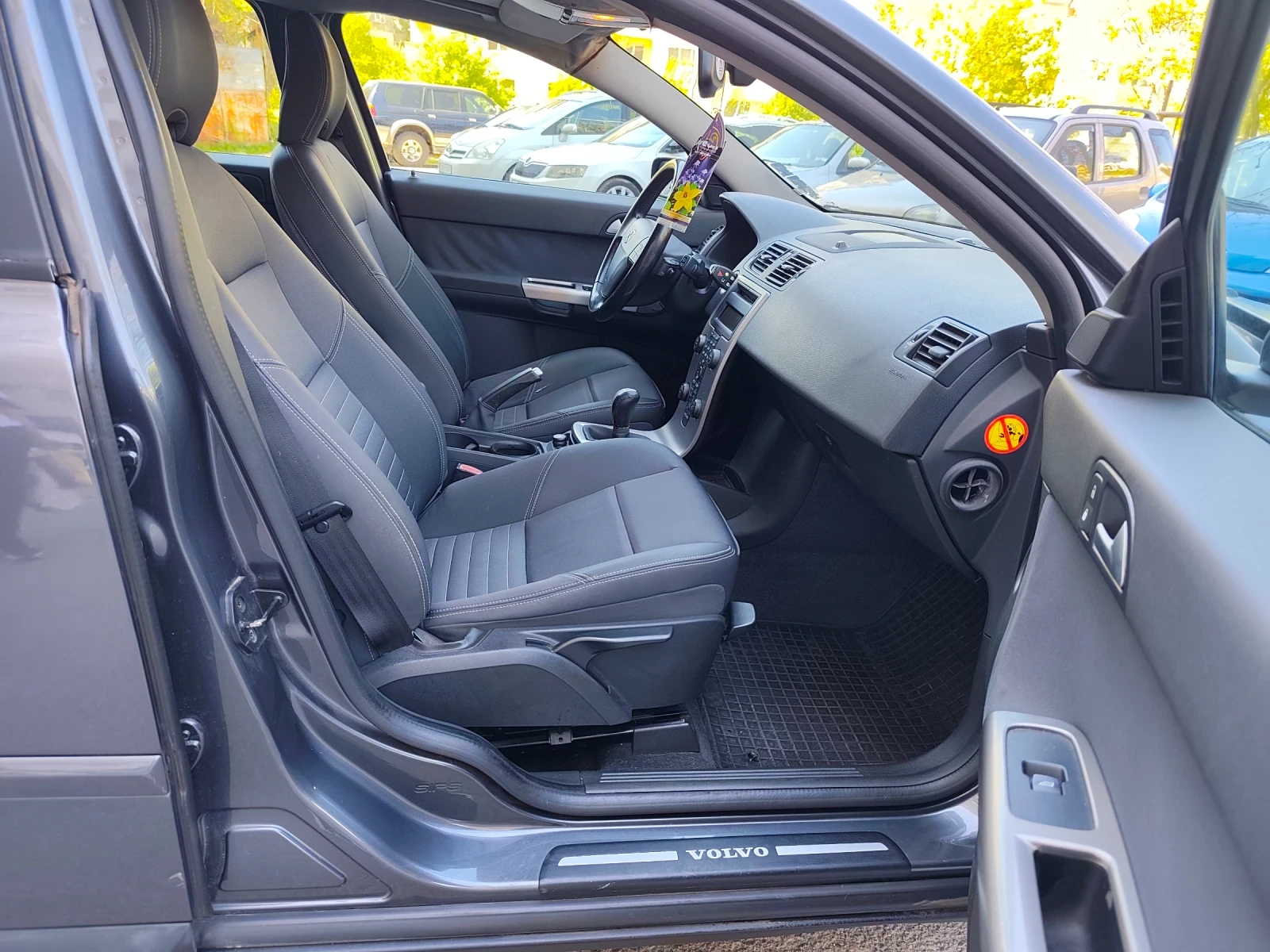 Volvo V50 2.0D * КЛИМАТРОНИК* !ТОП!, снимка 9 - Автомобили и джипове - 53870459