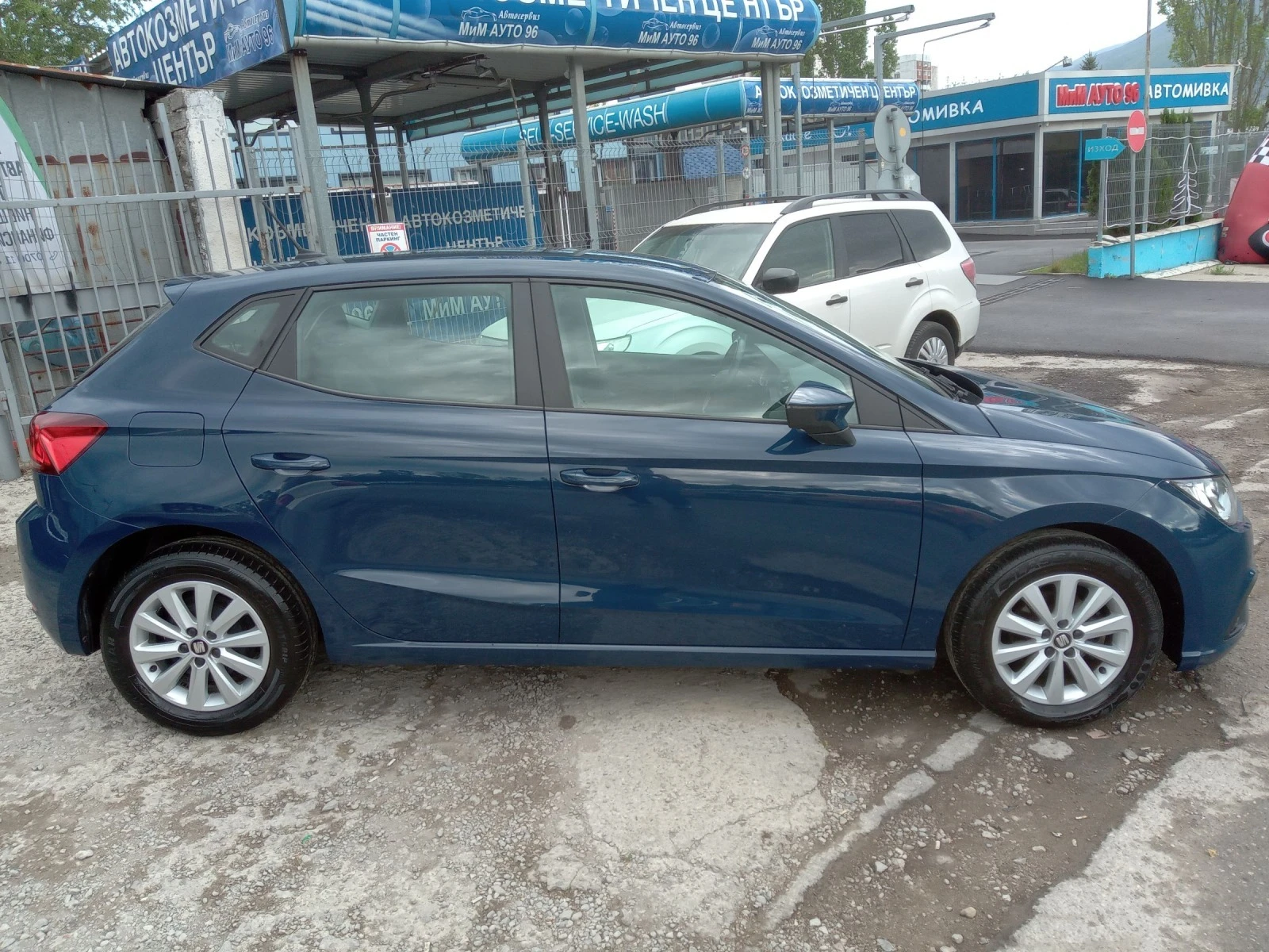 Seat Ibiza 1.0 TGI/ФАБРИЧЕН МЕТАН/NAVI/CAMERA - изображение 4