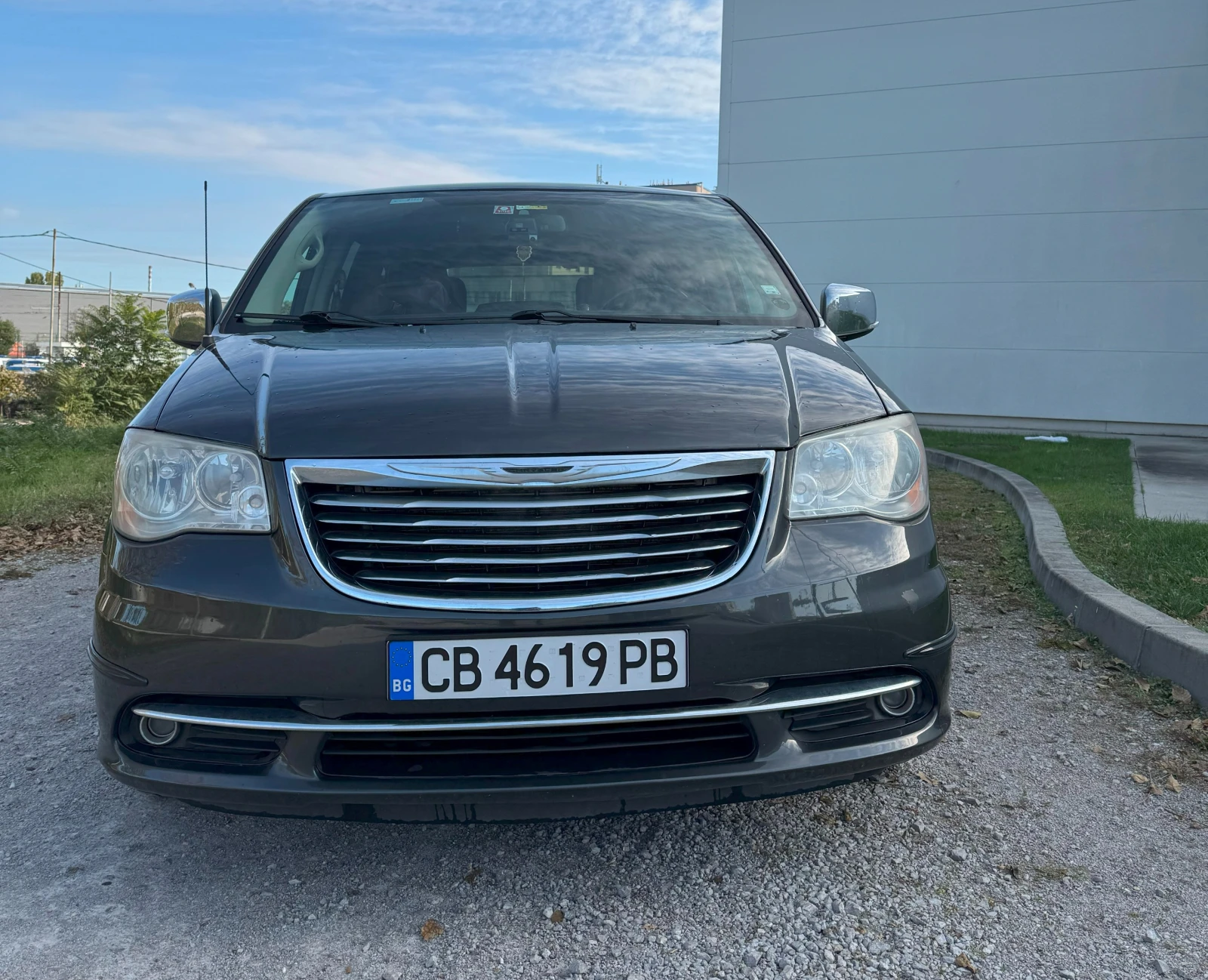 Chrysler Town and Country | Mobile.bg — изображение 1