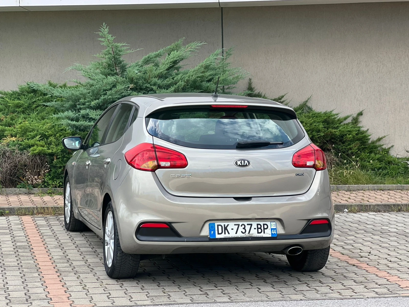 Kia Ceed 1.6CRDI Лизинг през Уникредит по 245 лева на месец - изображение 6