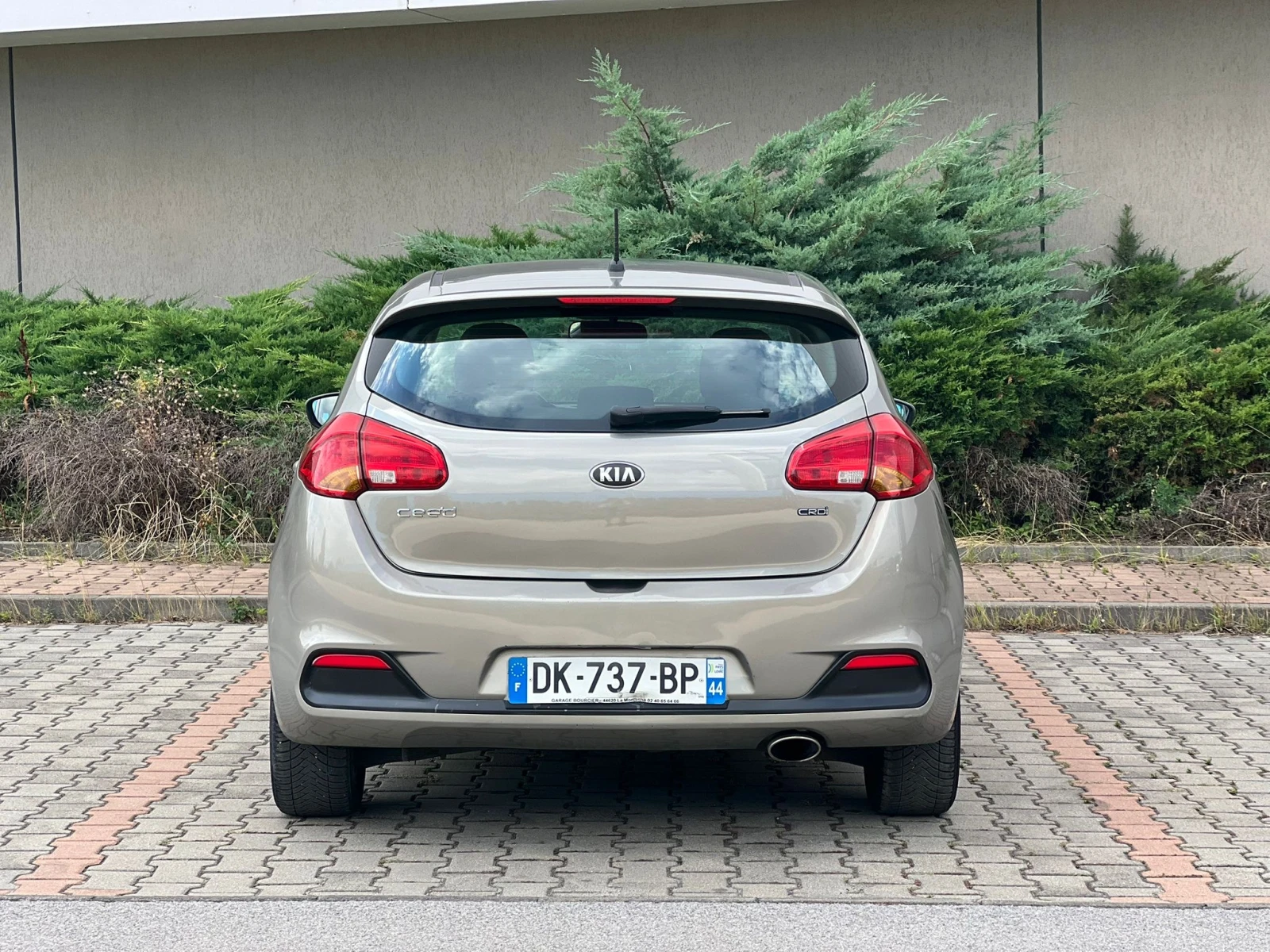 Kia Ceed 1.6CRDI Лизинг през Уникредит по 245 лева на месец - изображение 5