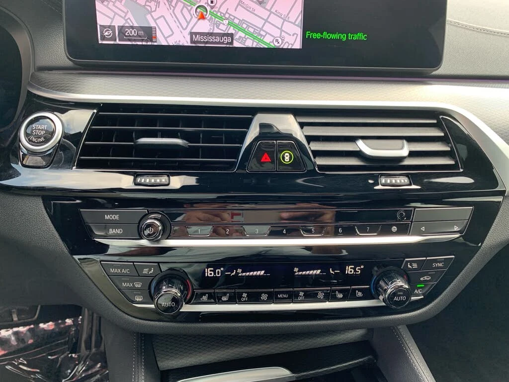 BMW 540 XDRIVE * H&K * CAMERA * LED * PANO * NAVI  - изображение 10