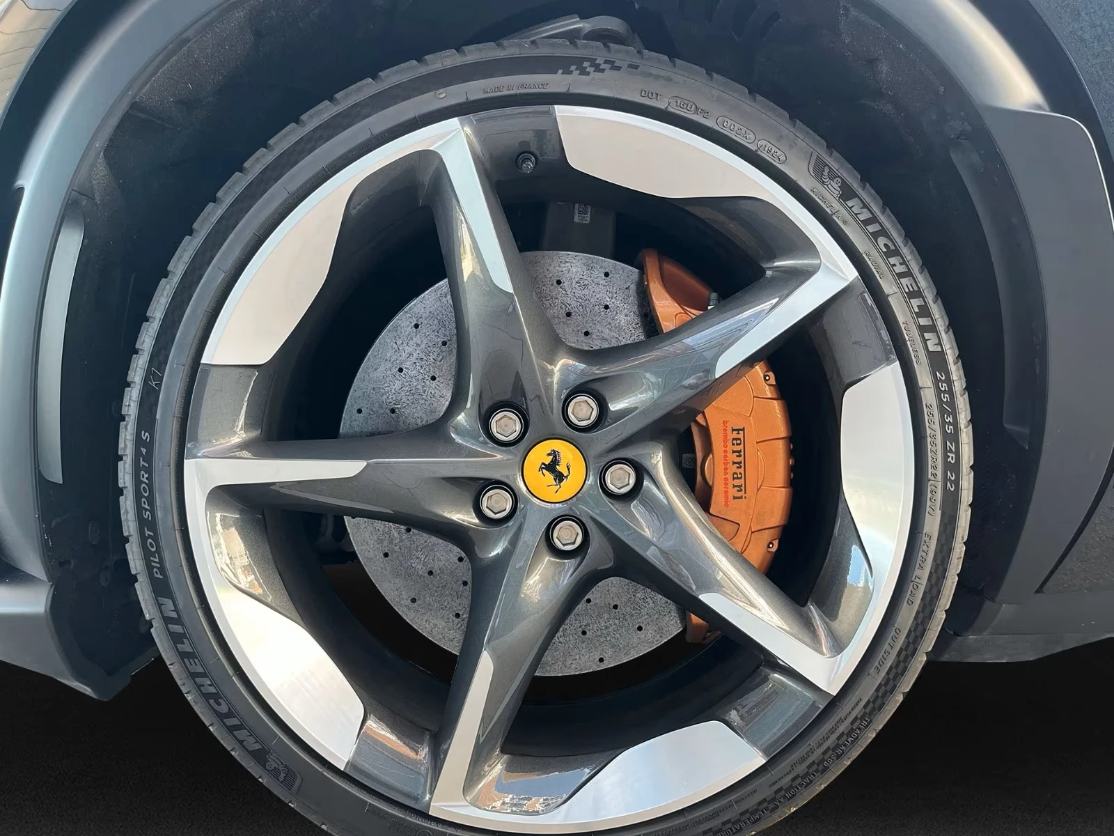 Ferrari Purosangue V12 - изображение 9