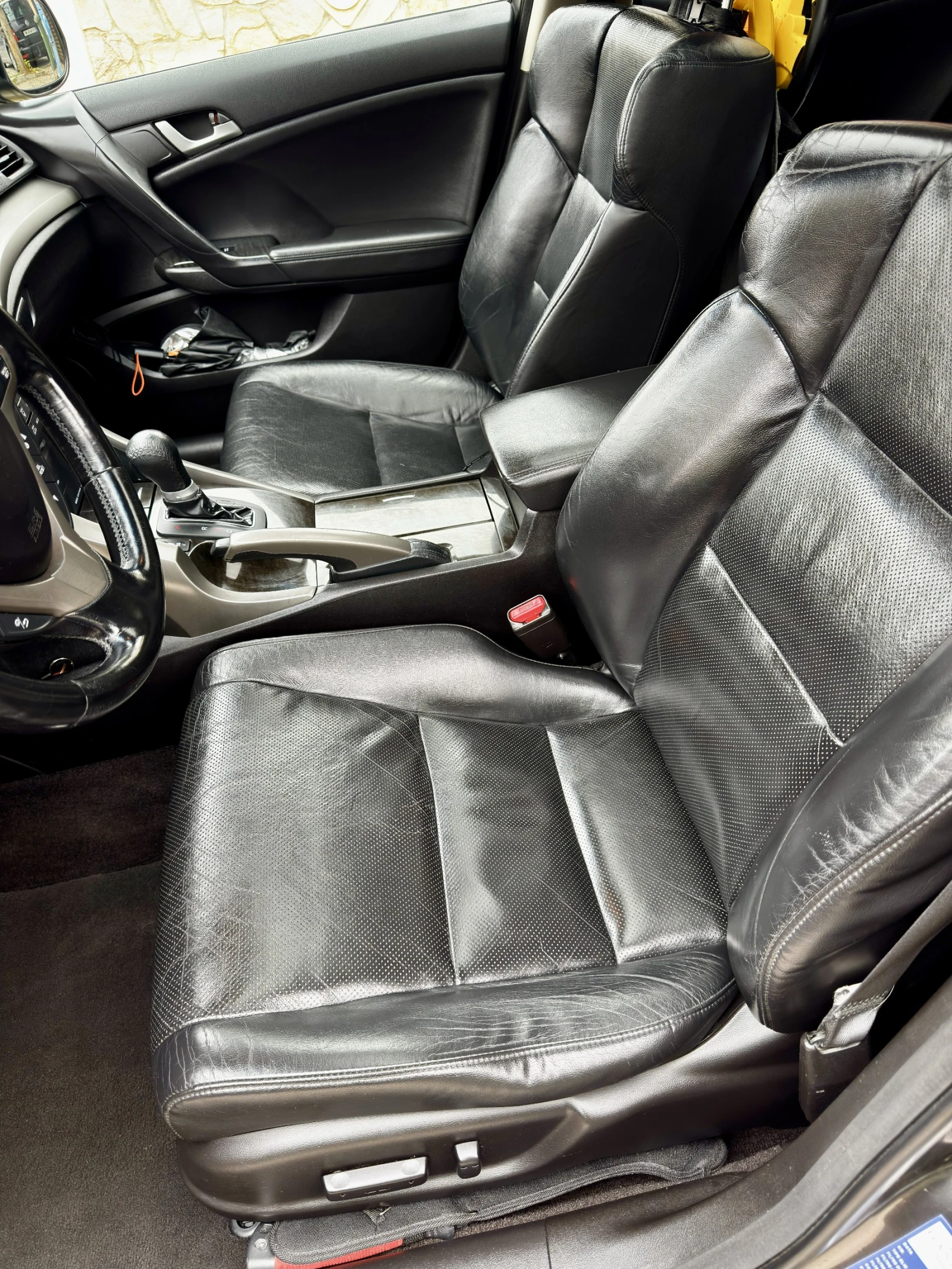 Honda Accord 2.4 Executive Advanced Safety+ СЕРВИЗНА ИСТОРИЯ  - изображение 9