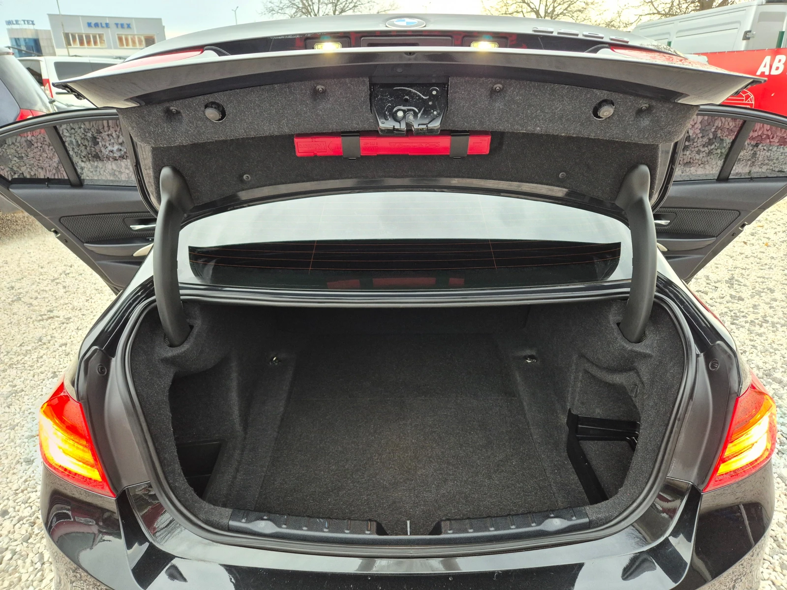 BMW 320 * 2.0-D* AUTOMAT* NAVI*  | Mobile.bg   16