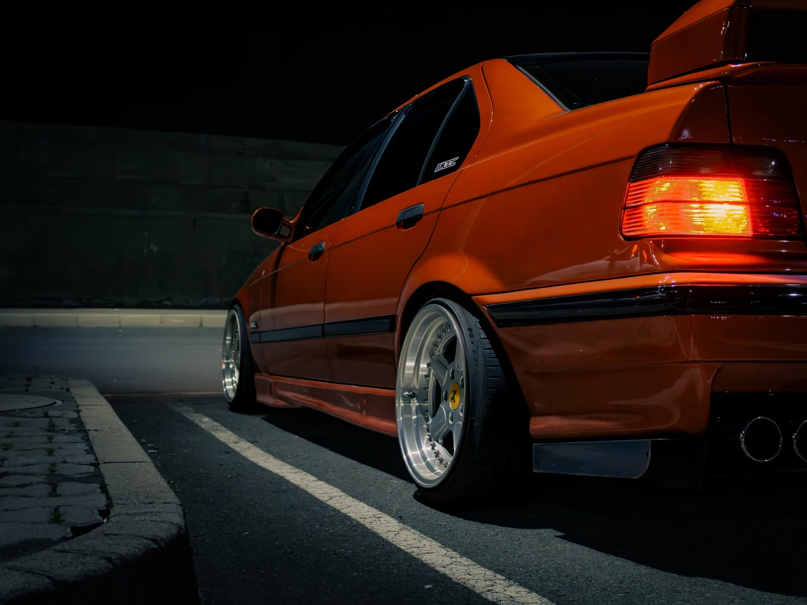 BMW 318  - изображение 5