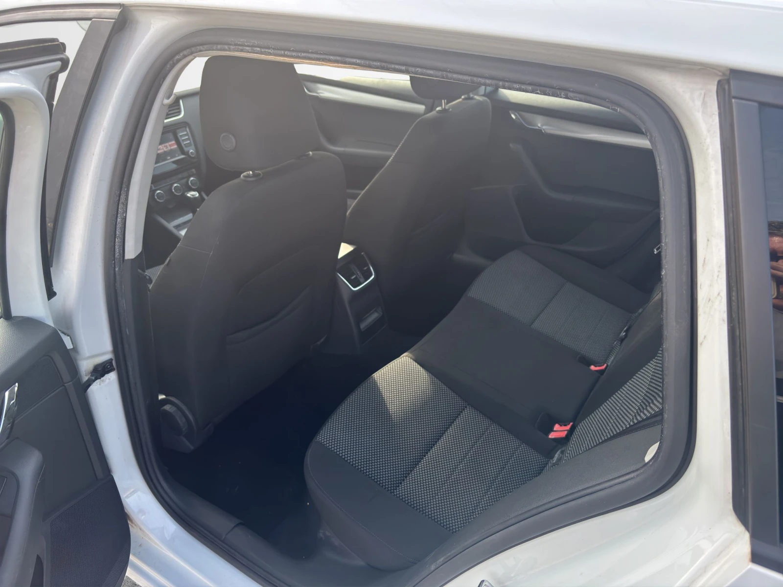 Skoda Octavia 2.0 TDI, снимка 5 - Автомобили и джипове - 53450856