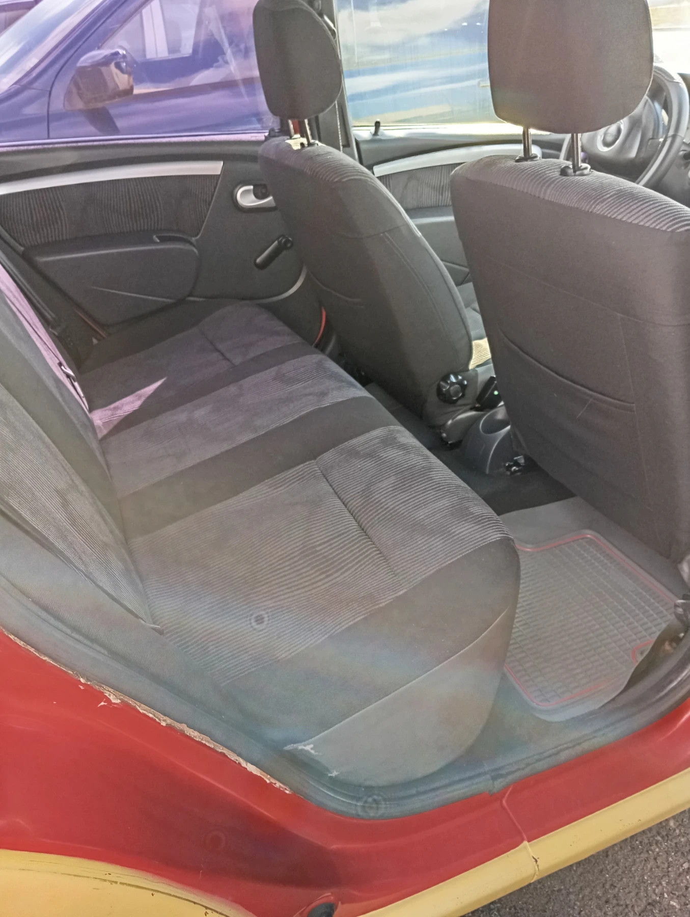 Dacia Logan Laureat� | Mobile.bg � ����������� 8