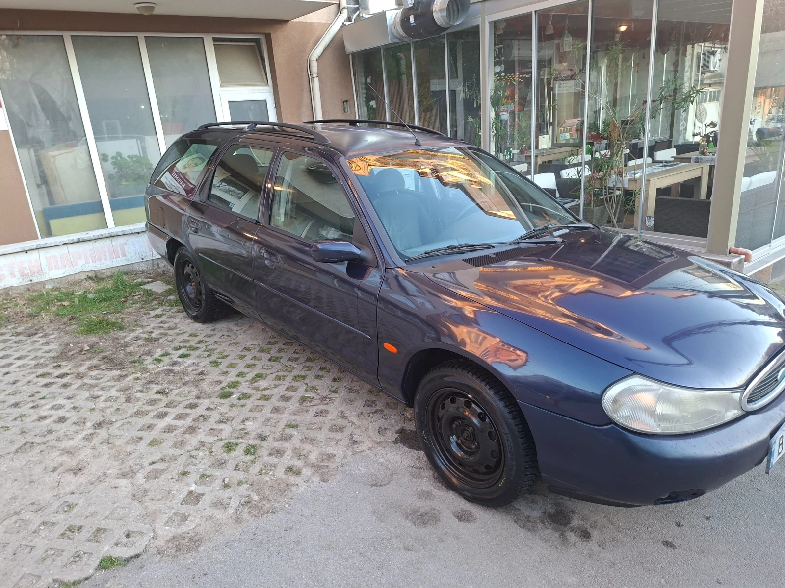 Ford Mondeo 2.0i, снимка 3 - Автомобили и джипове - 53779614