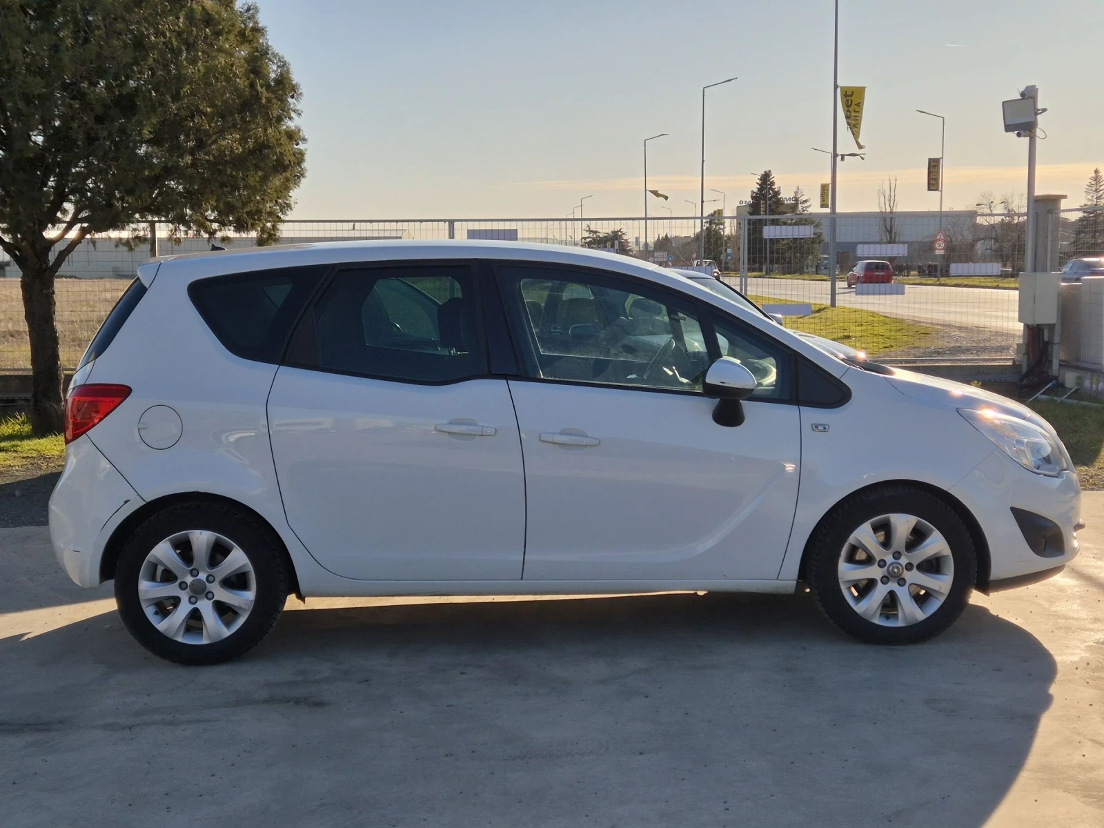 Opel Meriva 1.7 CDTI Автоматик, снимка 2 - Автомобили и джипове - 53798349