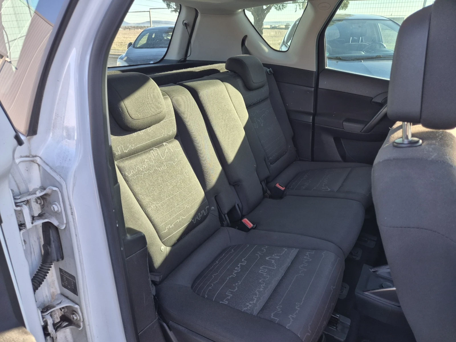 Opel Meriva 1.7 CDTI Автоматик, снимка 8 - Автомобили и джипове - 53798349