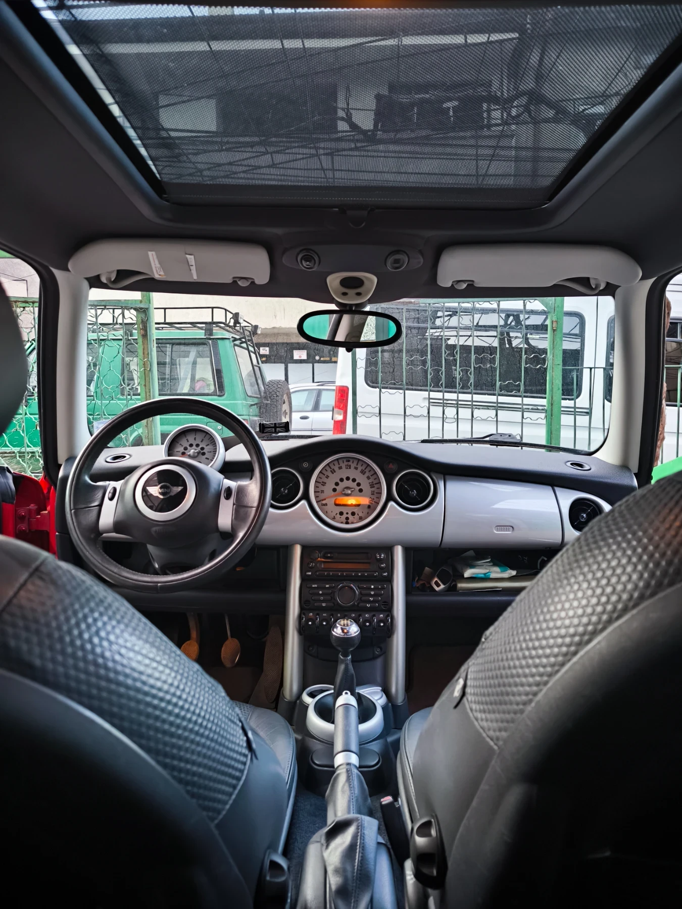Mini Cooper 1.6 / 115hp, снимка 11 - Автомобили и джипове - 53803243