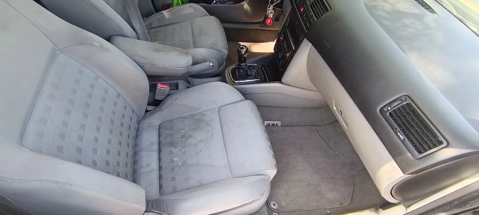 VW Bora 1.9101кс, снимка 11 - Автомобили и джипове - 54361960