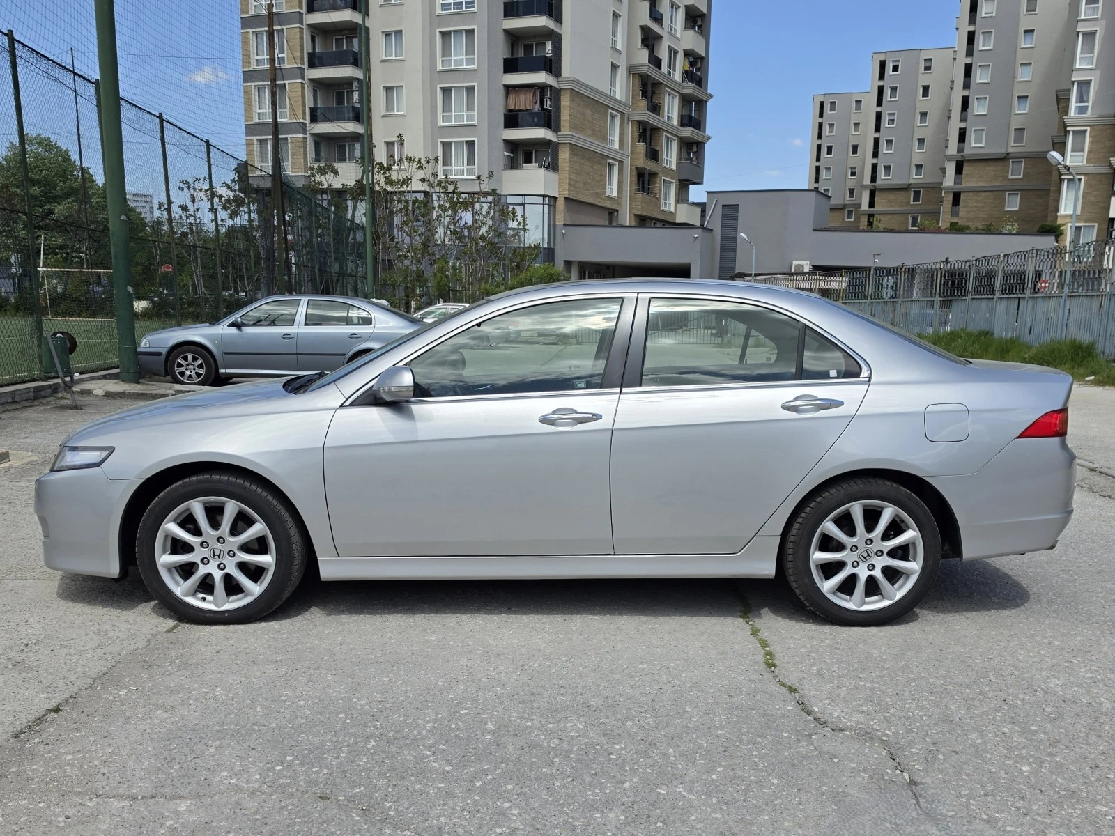 Honda Accord 2.4i-VTEC Executive Facelift , снимка 8 - Автомобили и джипове - 54352738
