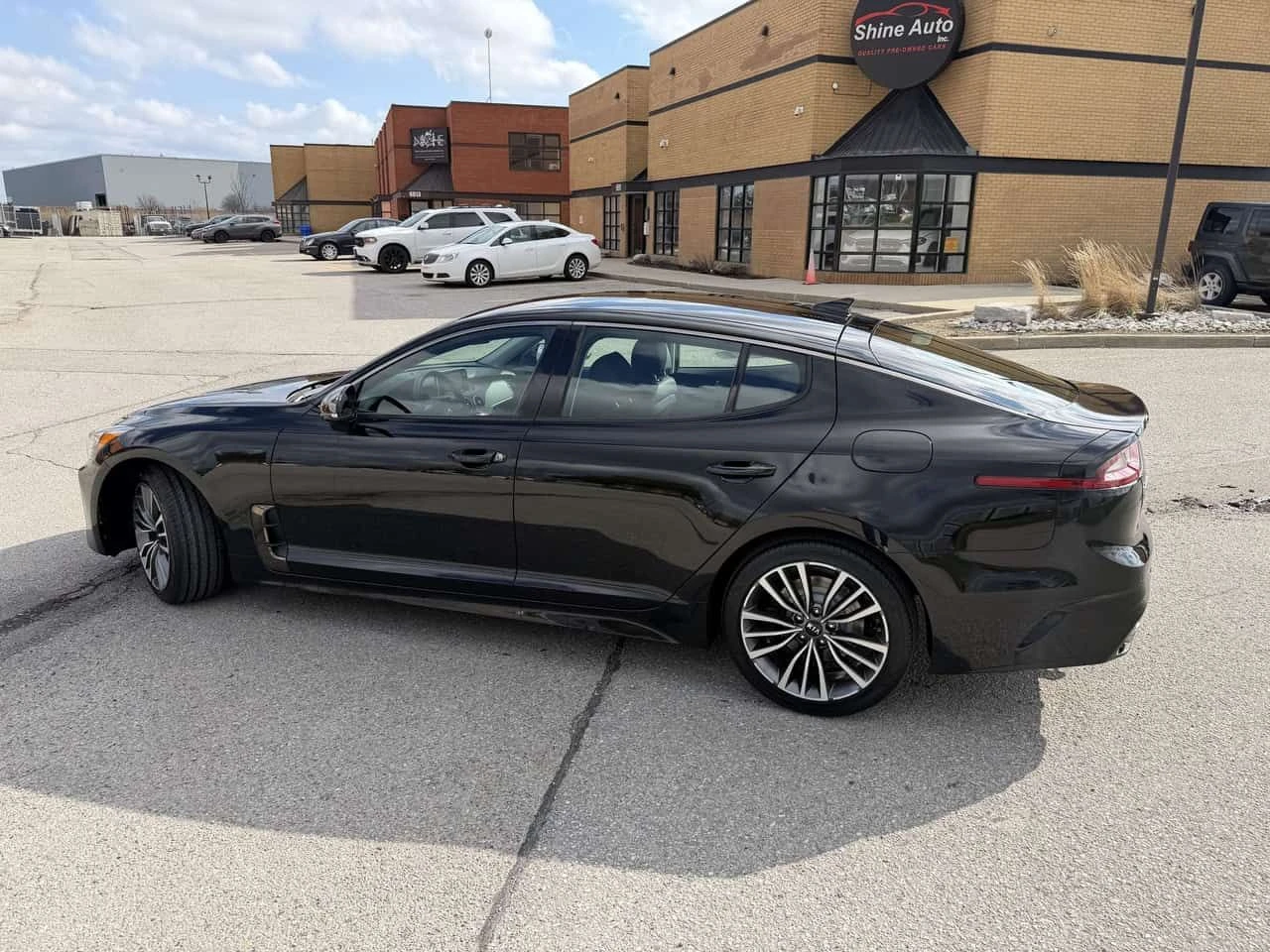 Kia Stinger * Premium * CARFAX * ЦЕНА ДО БГ, снимка 6 - Автомобили и джипове - 54413218