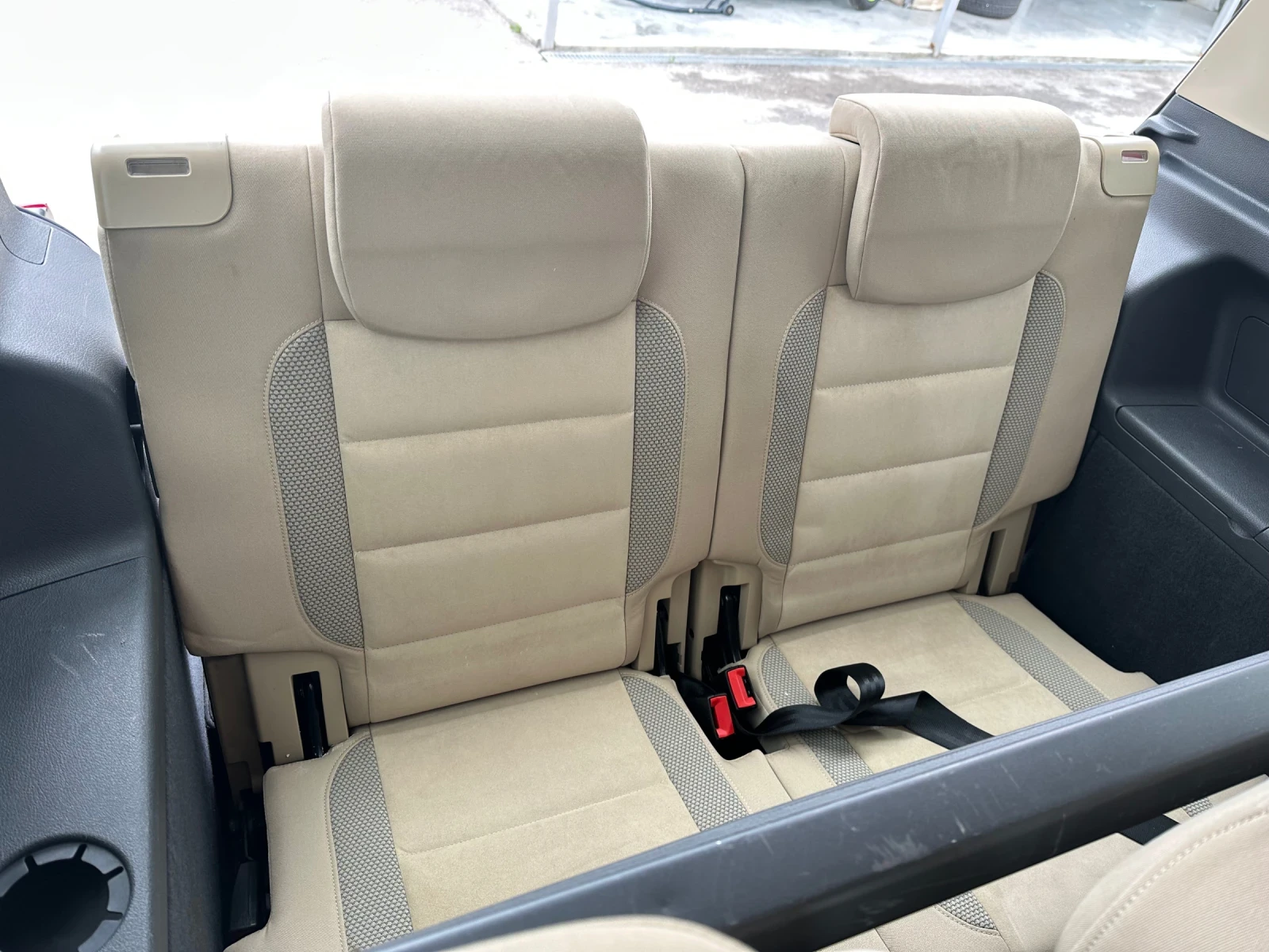 VW Touran 2.0 TDI DSG Highline 7 Места!, снимка 13 - Автомобили и джипове - 54891988