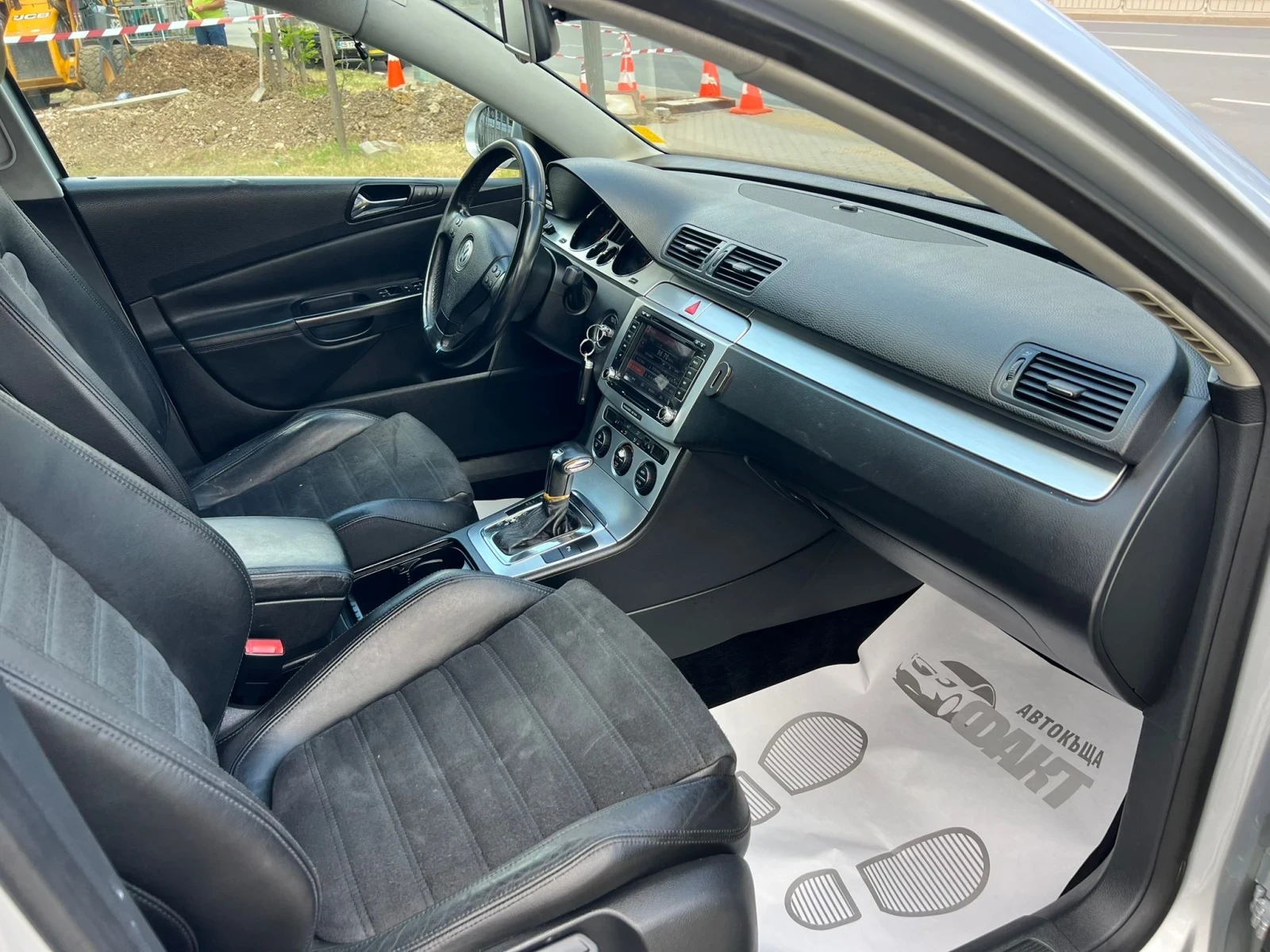 VW Passat 2.0TDi/AVTOMAT, снимка 10 - Автомобили и джипове - 54977425