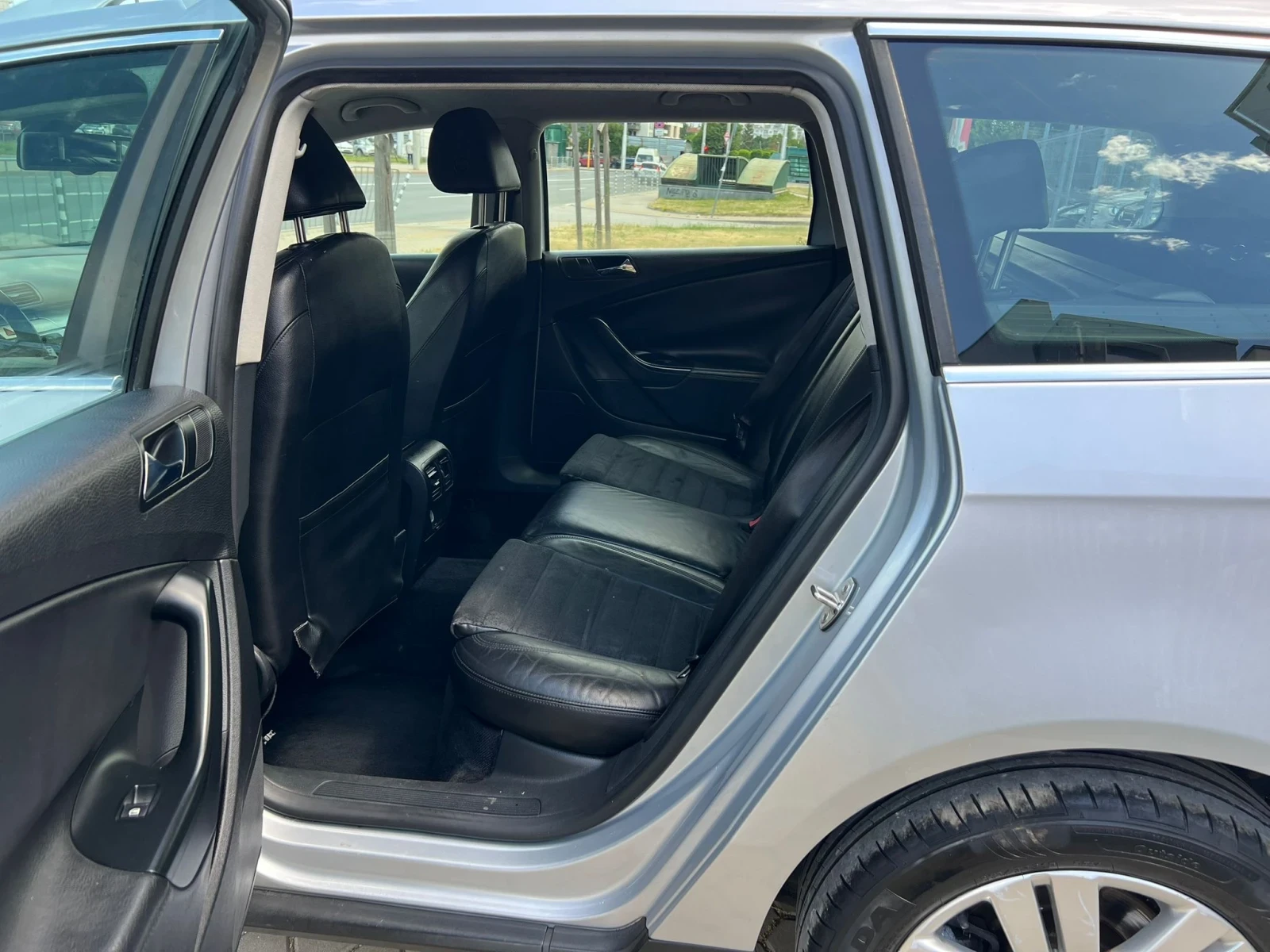 VW Passat 2.0TDi/AVTOMAT, снимка 13 - Автомобили и джипове - 54977425