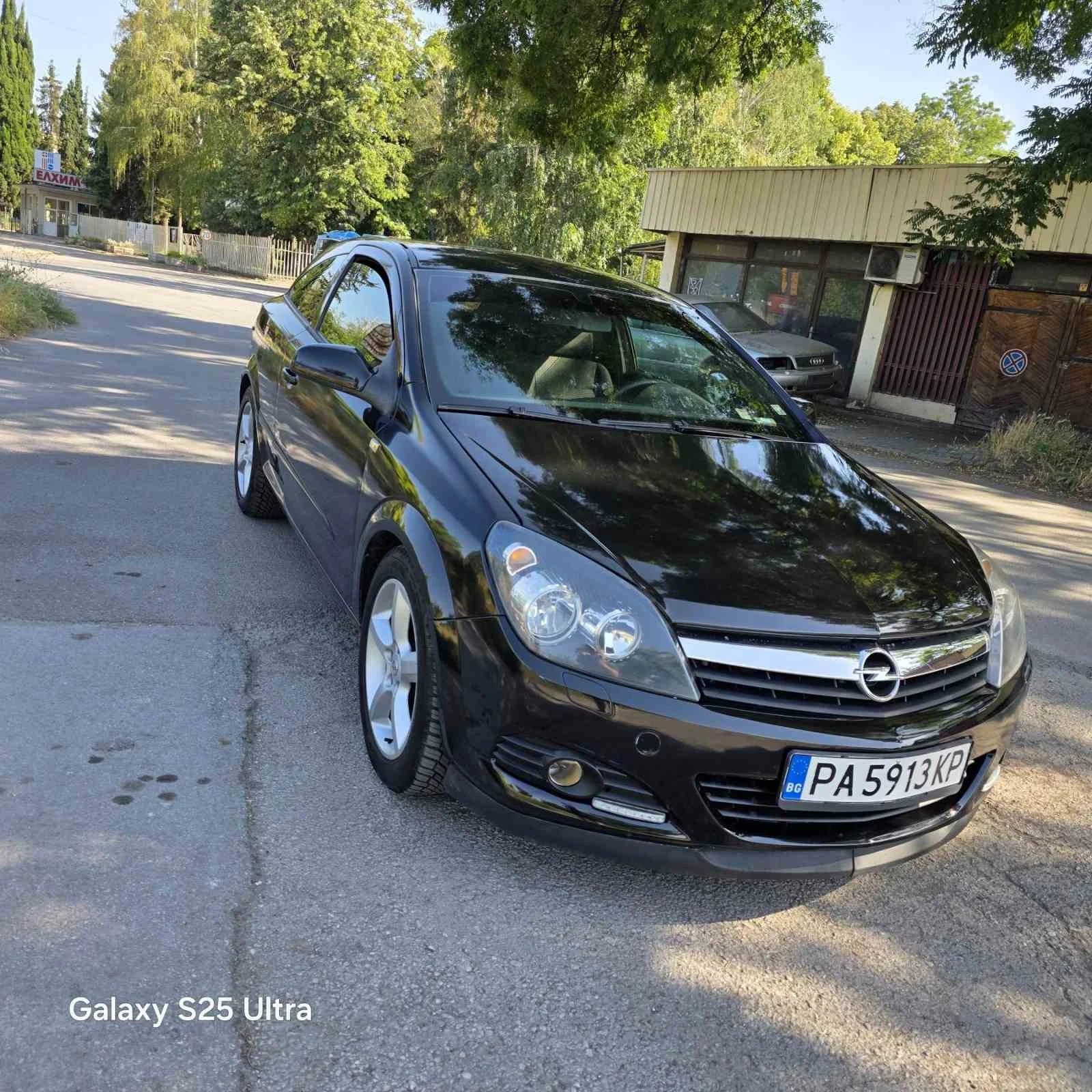 Opel Astra Gtc, снимка 2 - Автомобили и джипове - 55181304