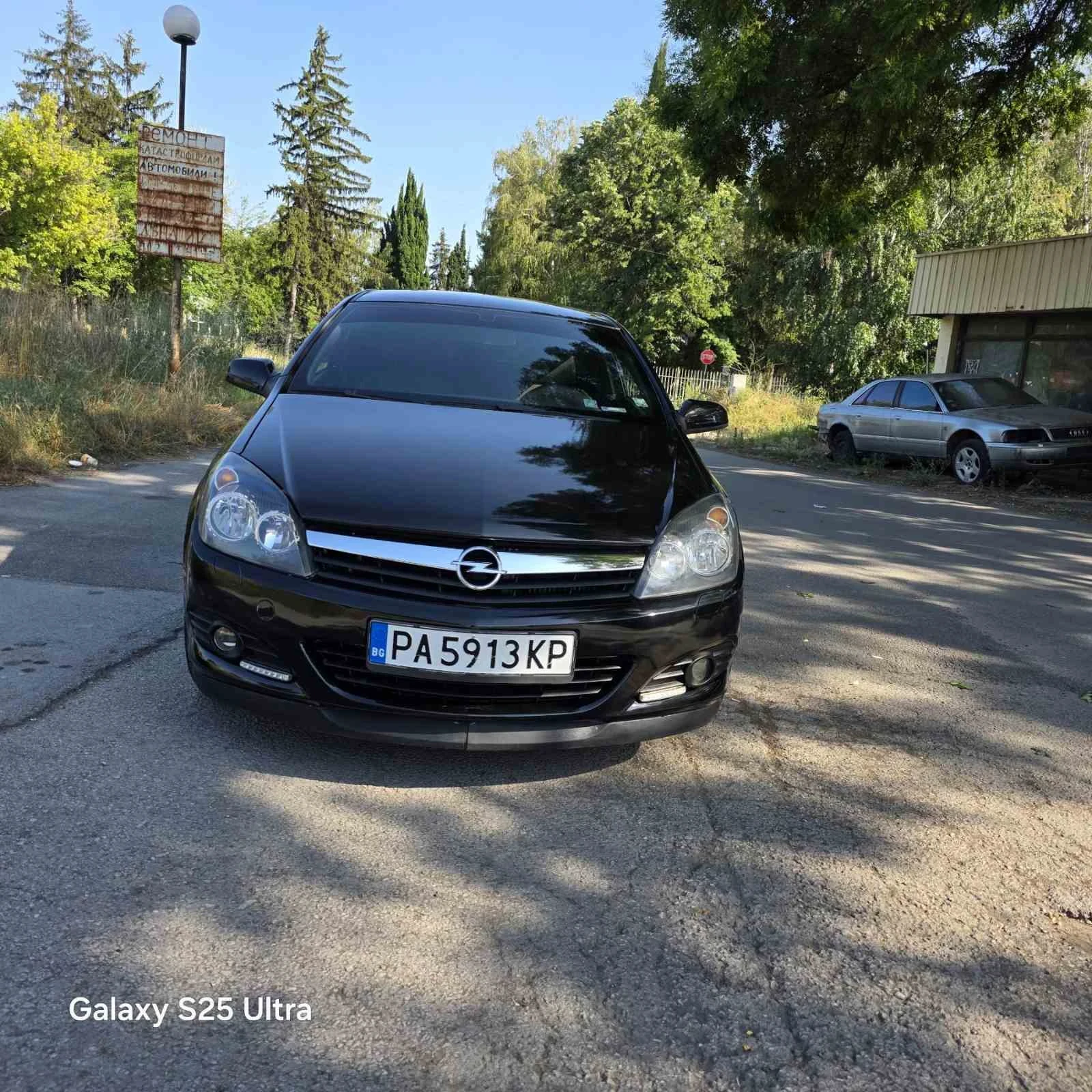 Opel Astra Gtc, снимка 3 - Автомобили и джипове - 55181304