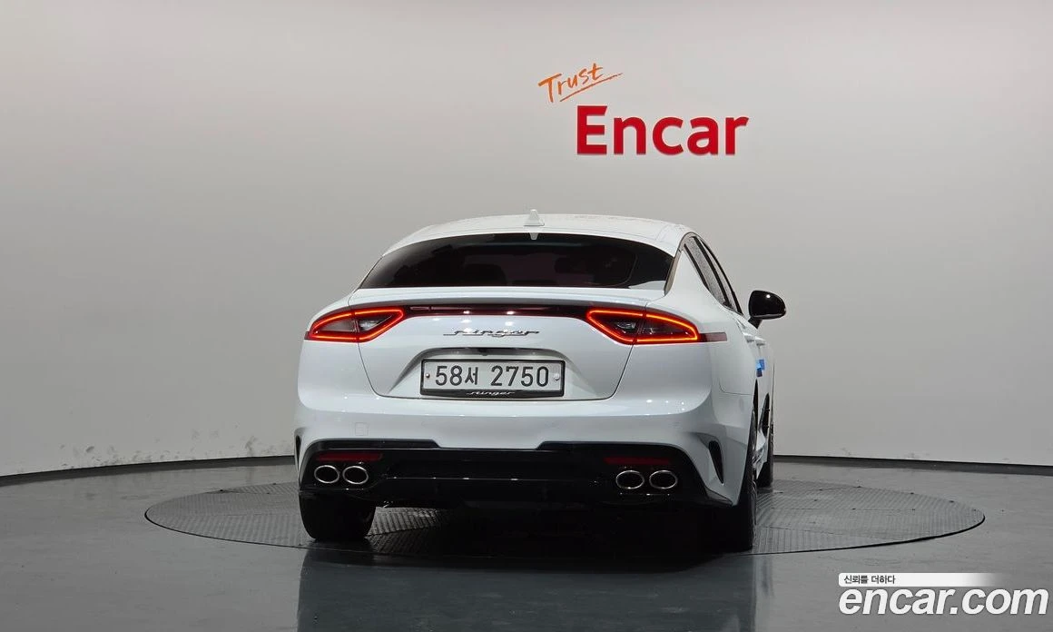 Kia Stinger 2.0 Turbo 2WD Dream Edition, снимка 4 - Автомобили и джипове - 55857335