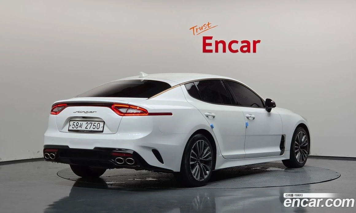 Kia Stinger 2.0 Turbo 2WD Dream Edition, снимка 2 - Автомобили и джипове - 55857335