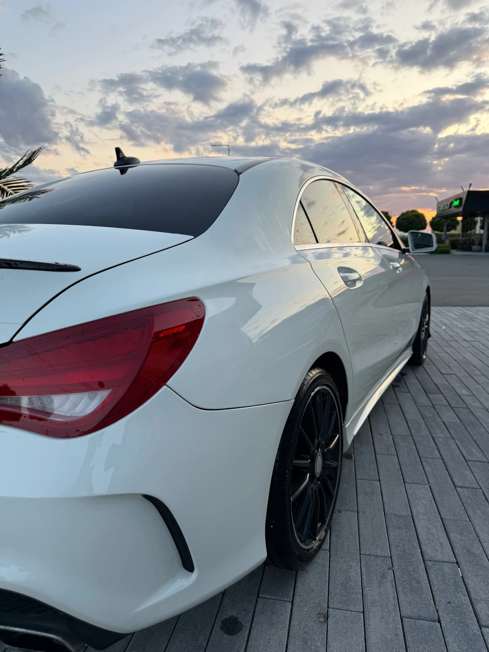 Mercedes-Benz CLA 220, снимка 4 - Автомобили и джипове - 56186884