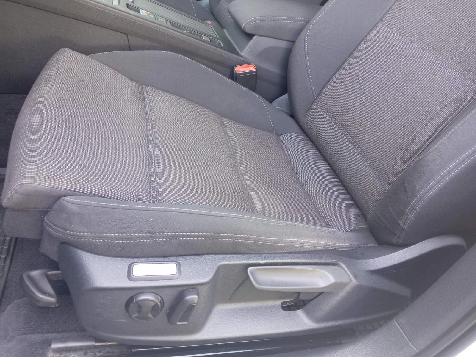 VW Passat 1.6D, снимка 12 - Автомобили и джипове - 56455031