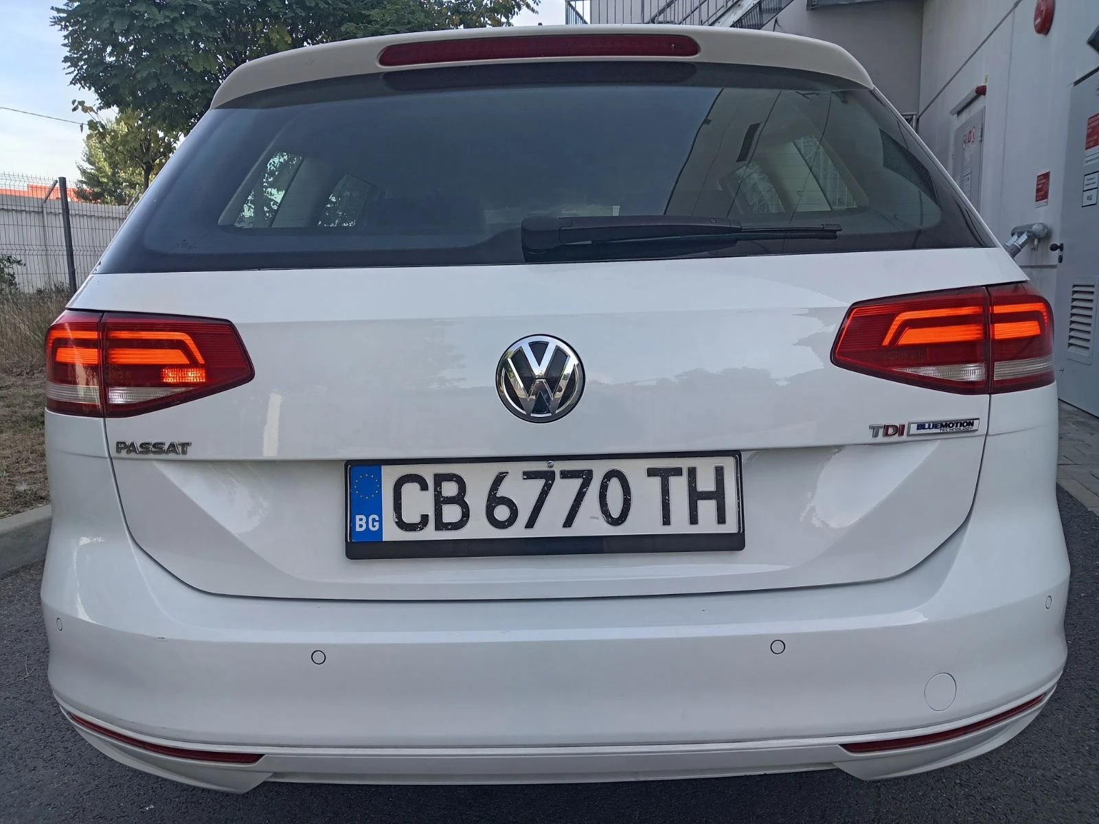 VW Passat 1.6D, снимка 4 - Автомобили и джипове - 56455031