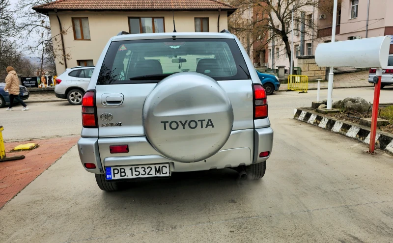 Toyota Rav4 2.0, снимка 4 - Автомобили и джипове - 48932245