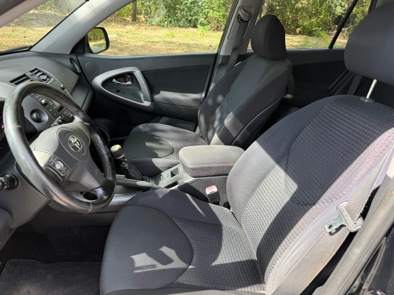 Toyota Rav4 2.2 136 кс Cross 4х4, снимка 10 - Автомобили и джипове - 51865743