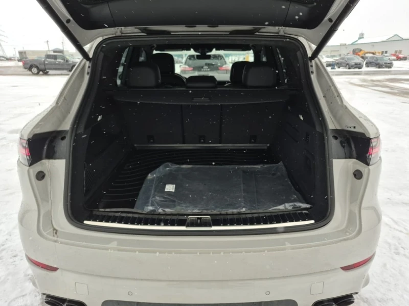 Porsche Cayenne * GTS * CARFAX * БЕЗ ПЪРВОНАЧАЛНА ВНОСКА, снимка 4 - Автомобили и джипове - 53085219