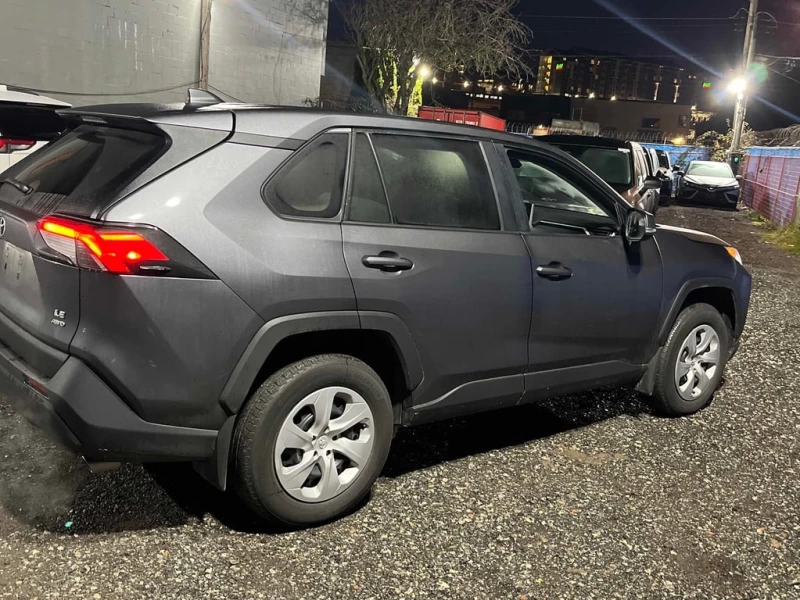 Toyota Rav4 * LE * CARFAX * БЕЗ ПЪРВОНАЧАЛНА ВНОСКА, снимка 3 - Автомобили и джипове - 53128709