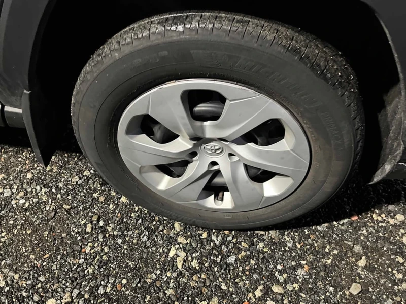 Toyota Rav4 * LE * CARFAX * БЕЗ ПЪРВОНАЧАЛНА ВНОСКА, снимка 7 - Автомобили и джипове - 53128709