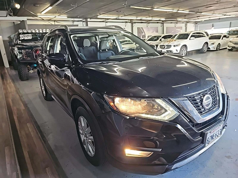 Nissan Rogue, снимка 4 - Автомобили и джипове - 53559280