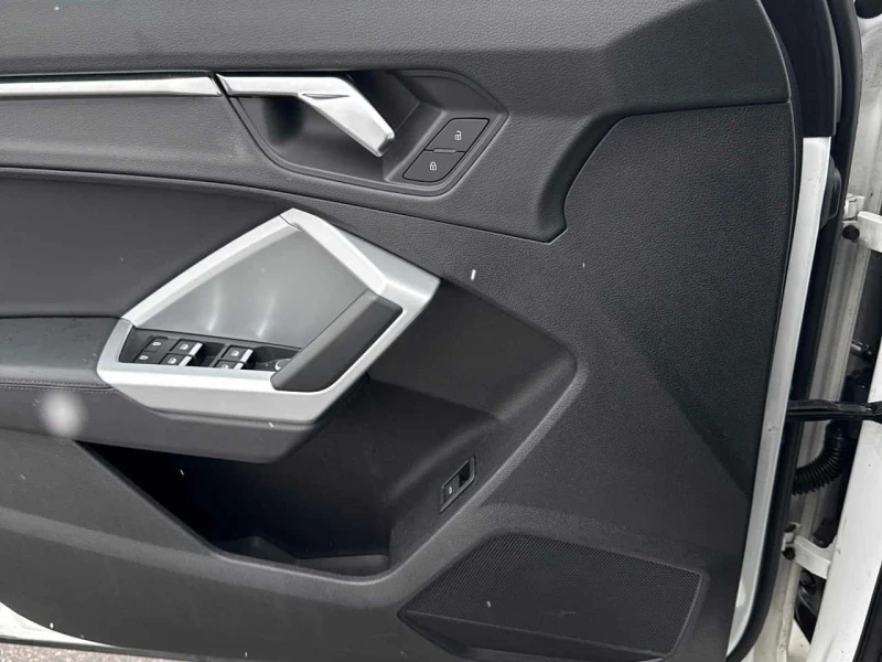 Audi Q3 * Progressiv * CARFAX * ЦЕНА ДО БГ, снимка 13 - Автомобили и джипове - 53597057