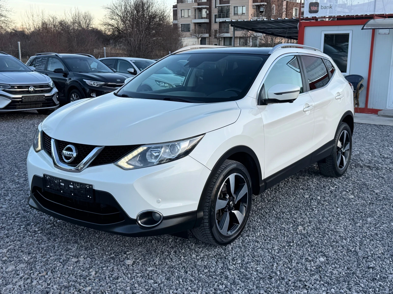 Nissan Qashqai 1.2Бензин, (4цилиндров), Connect Edition, 360Камер, снимка 1