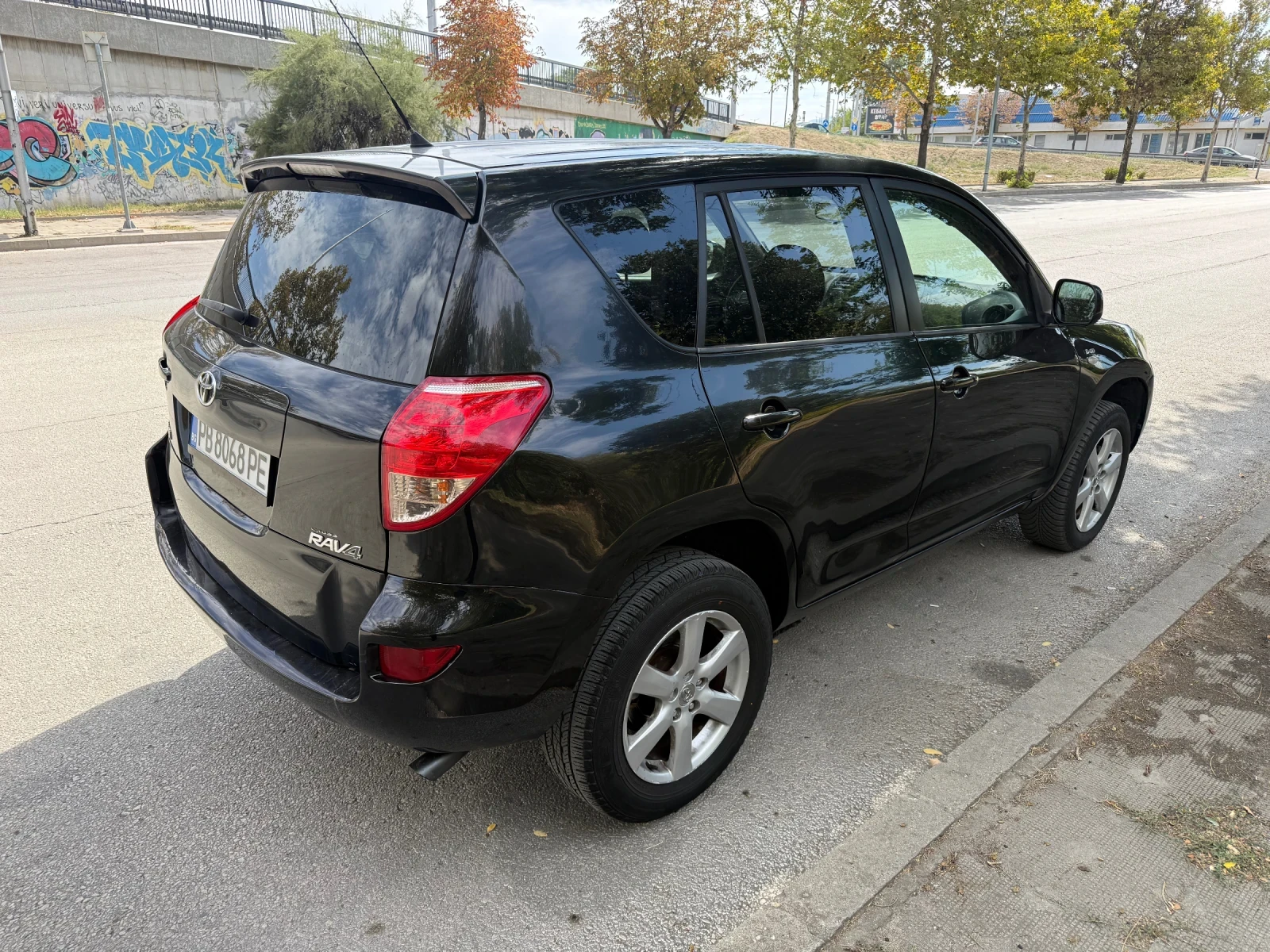 Toyota Rav4 2.2 136 кс Cross 4х4 - изображение 5